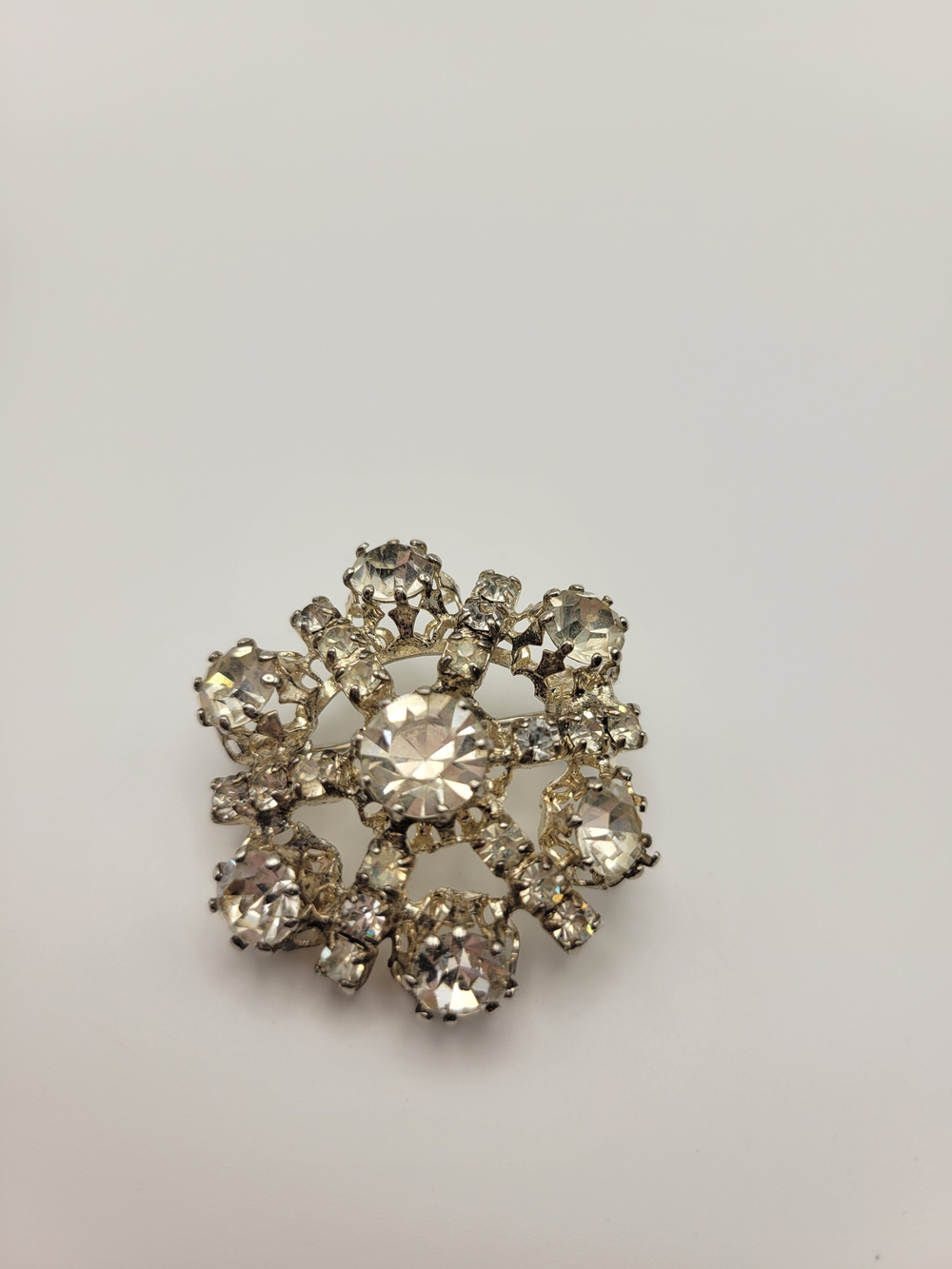 Sparkling Clear Crystal Floral Brooch Pin - Women Jewelry